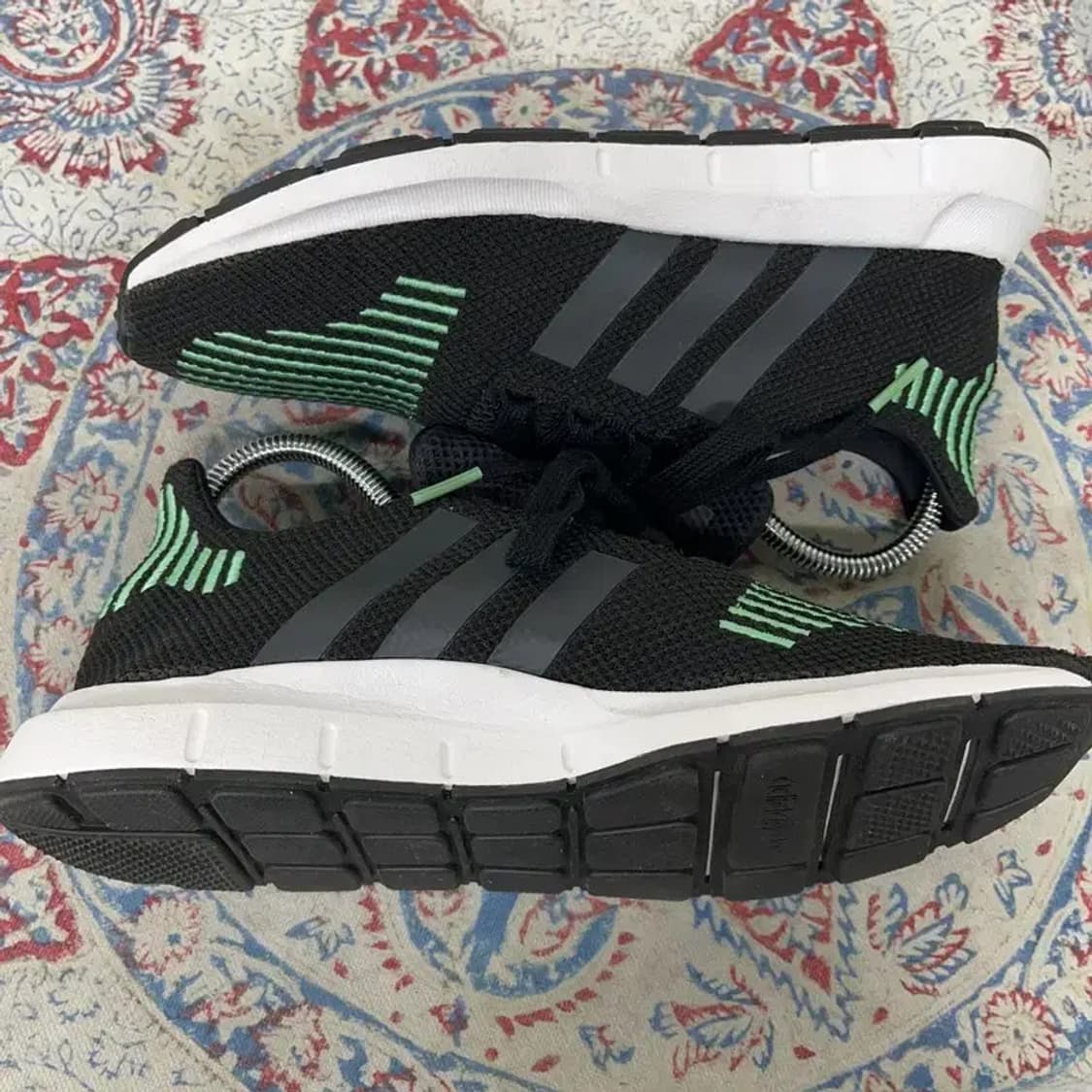 아디다스 스위프트런 런닝화 운동화 225 E01187 상품이미지3