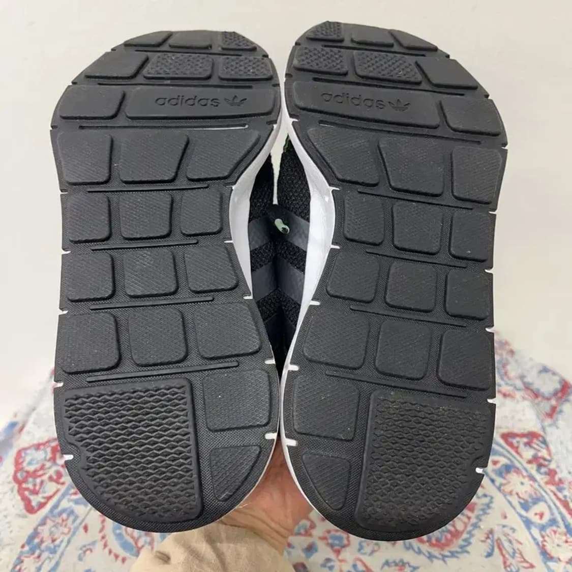 아디다스 스위프트런 런닝화 운동화 225 E01187 상품이미지4