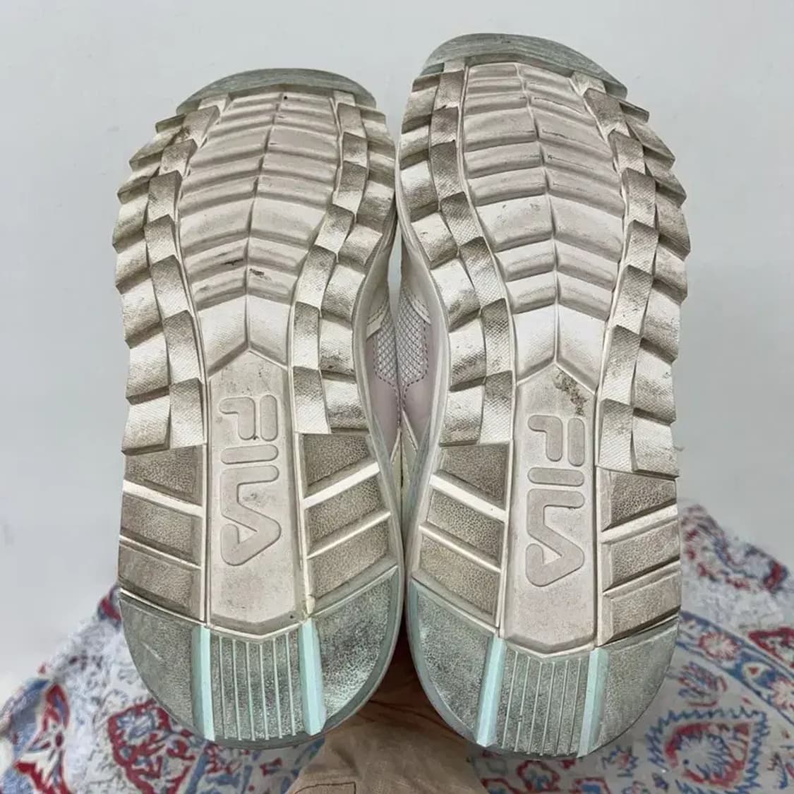 필라 휠라 볼트 어글리슈즈 운동화 235 E01205 상품이미지4