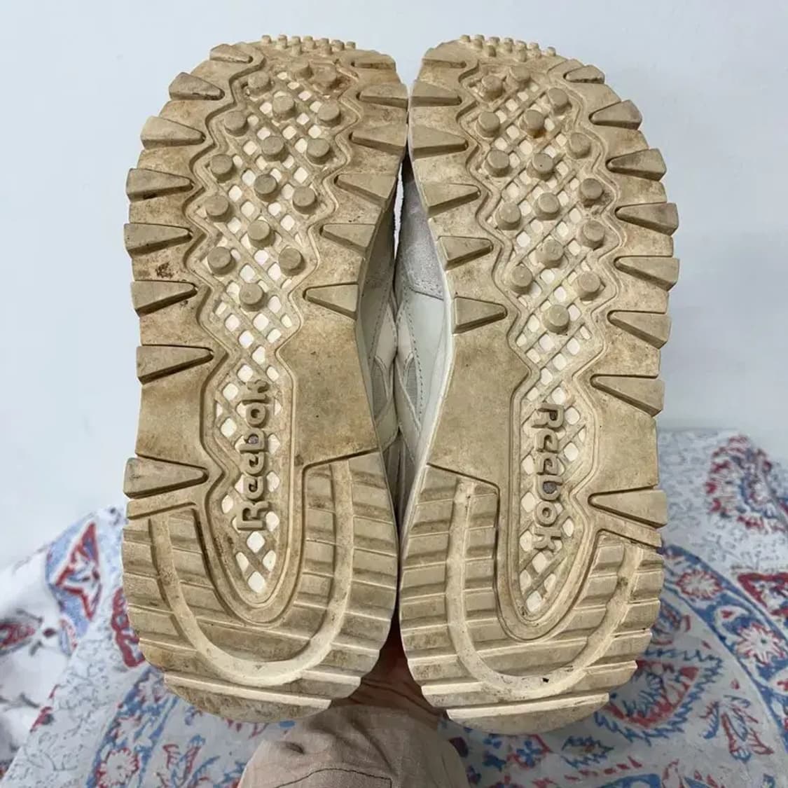 리복 클래식 레더 레거시 스니커즈 230 E01221 상품이미지4