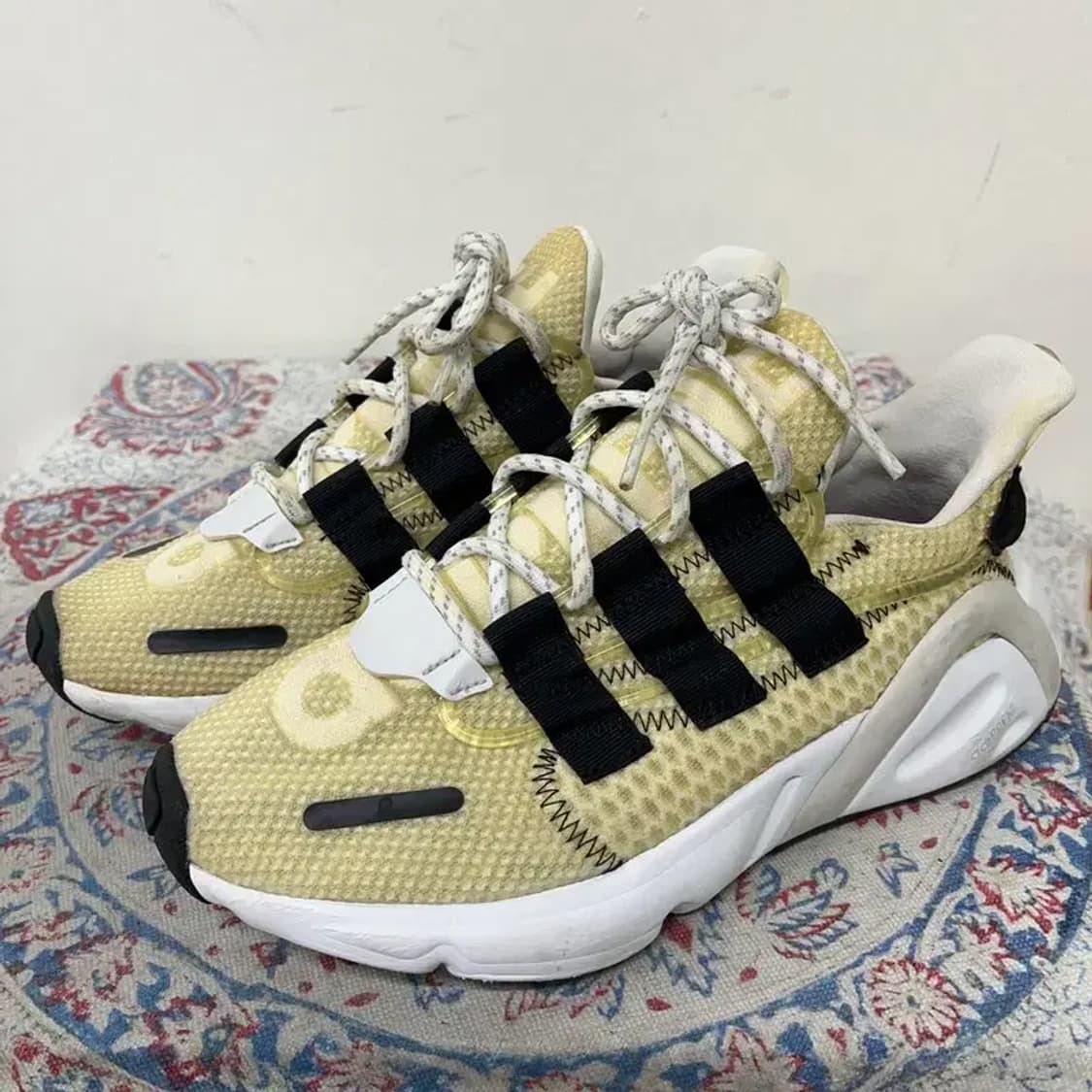 아디다스 렉시콘 베이지 스니커즈 운동화 신발 225 E01245 상품이미지1