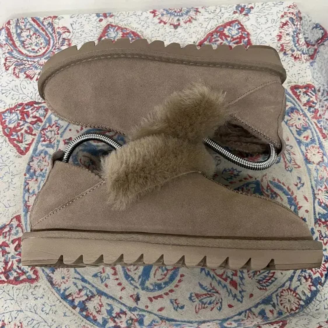 베어파우 위니 양털 슬립온 어그부츠 방한화 235 E01311 상품이미지3