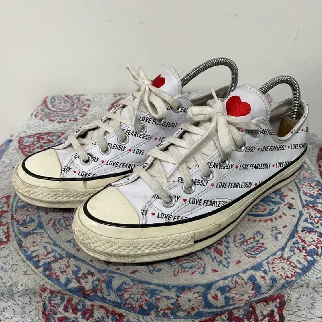 컨버스 척70 러브 피어슬리 스니커즈 250 E01328 상품이미지1