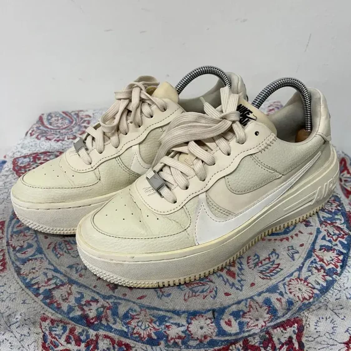 나이키 에어포스1 플랫폼 스니커즈 240 E01420 상품이미지1