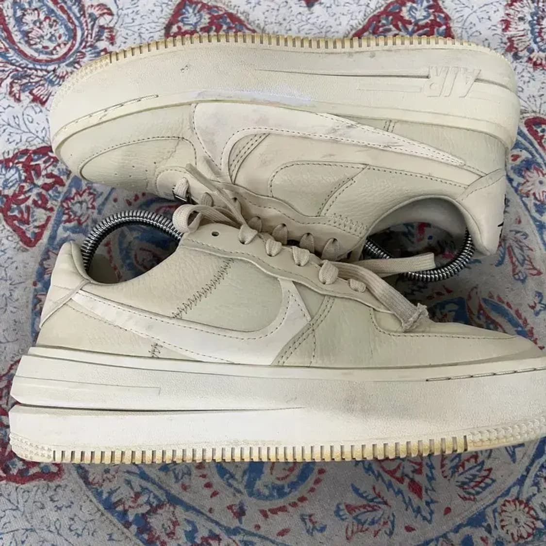 나이키 에어포스1 플랫폼 스니커즈 240 E01420 상품이미지3