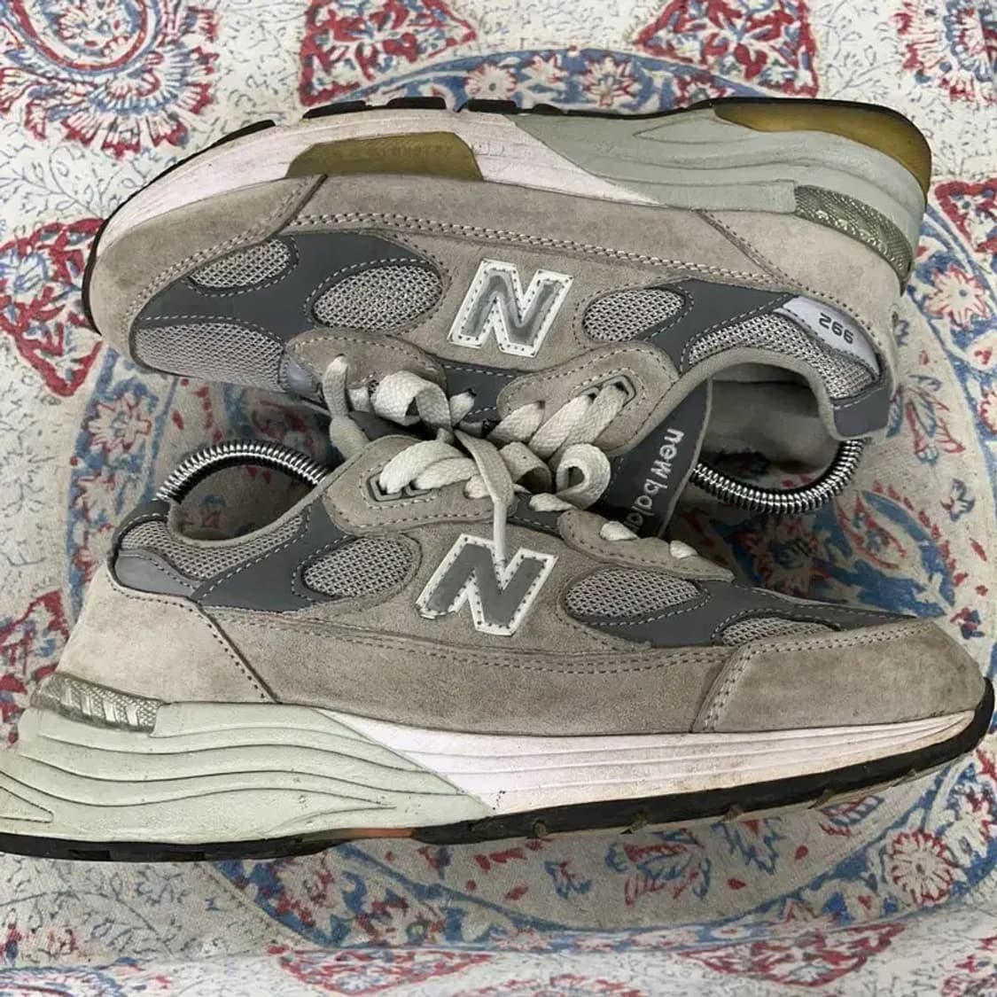 뉴발란스 992 그레이 스니커즈 신발 240 E01478 상품이미지3