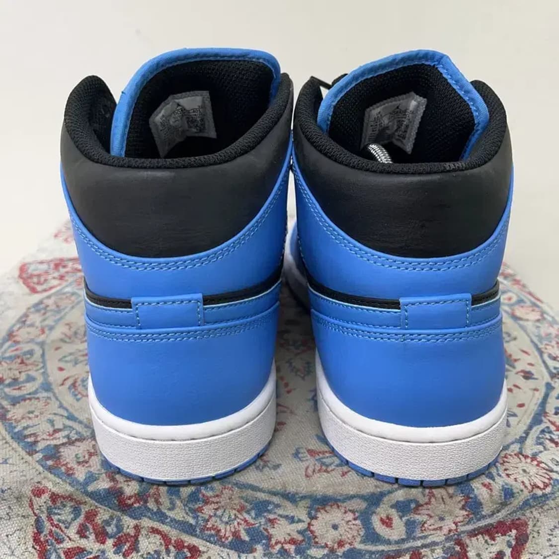 나이키 에어 조던 1 미드 유니버시티 블루 스니커즈 285 E01492 상품이미지2