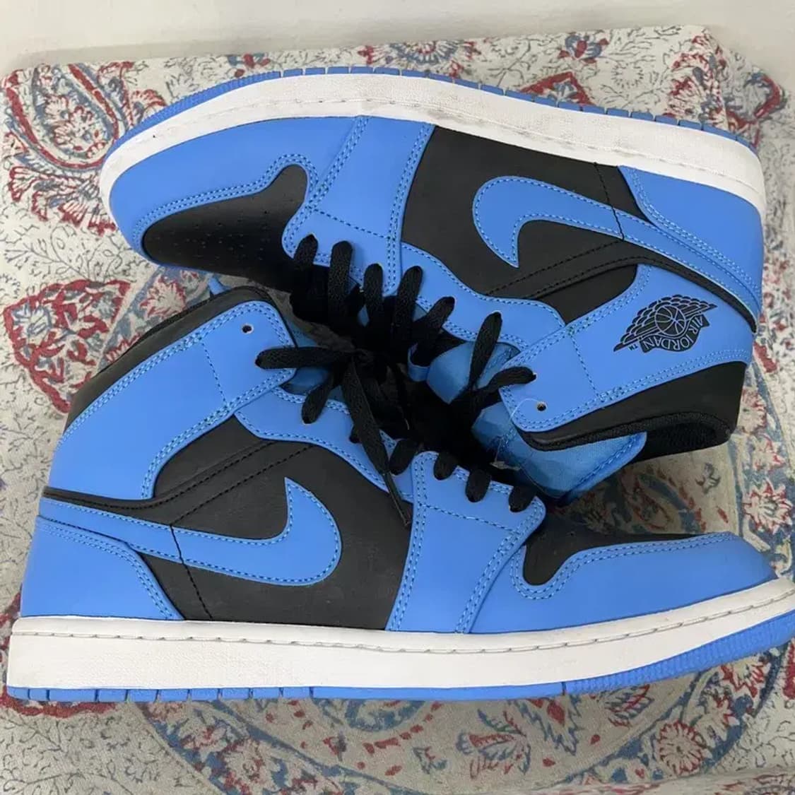 나이키 에어 조던 1 미드 유니버시티 블루 스니커즈 285 E01492 상품이미지3