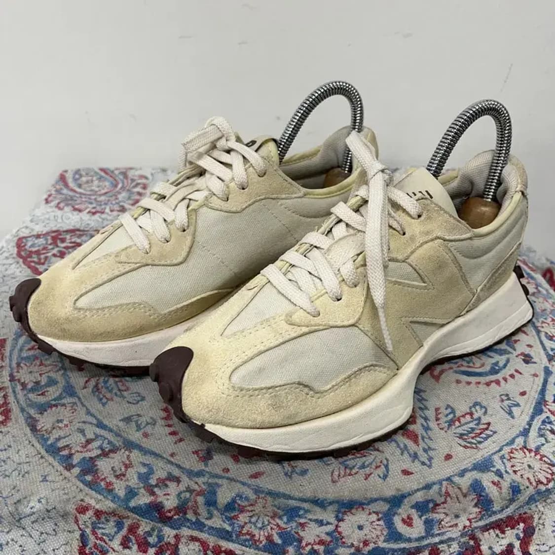 뉴발란스 327 베이지 스니커즈 220 E01496 상품이미지1