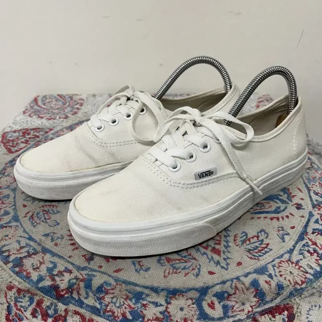 반스 클래식 어센틱 화이트 스니커즈 235 E01526 상품이미지1