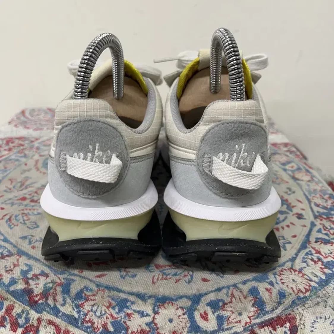 나이키 에어맥스 프리데이 퓨어 플래티넘 스니커즈 240 E01531 상품이미지2