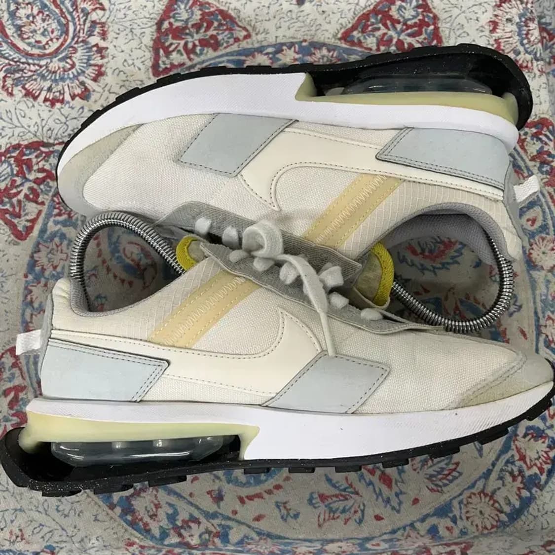 나이키 에어맥스 프리데이 퓨어 플래티넘 스니커즈 240 E01531 상품이미지3