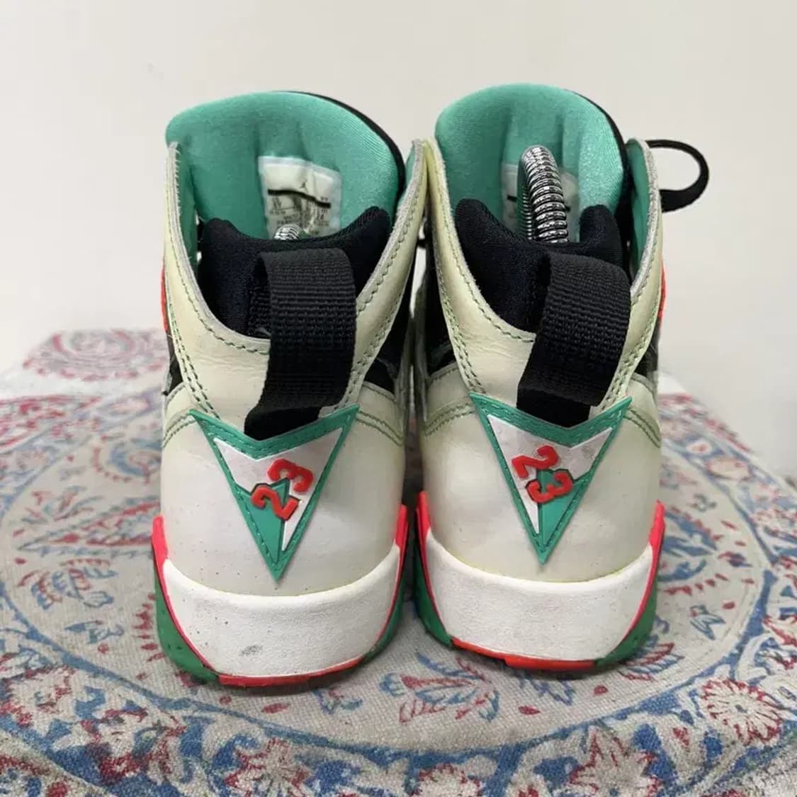 나이키 조던 7 레트로 30th 베르데 스니커즈 240 E01616 상품이미지2