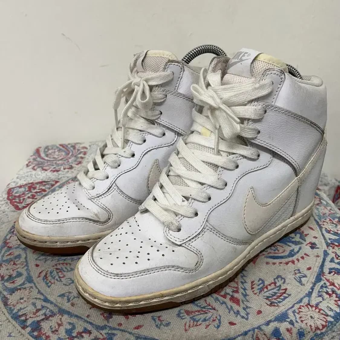 나이키 덩크 스카이 하이 에센셜 스니커즈 웨지힐 250 E01656 상품이미지1