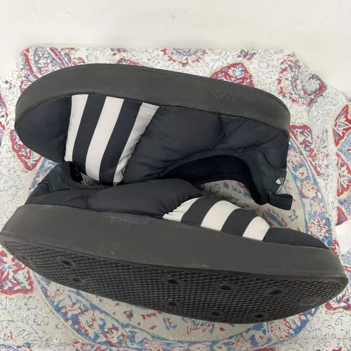 아디다스 퍼피렛 코어 블랙 슬립온 패딩신발 285 E01675 상품이미지3