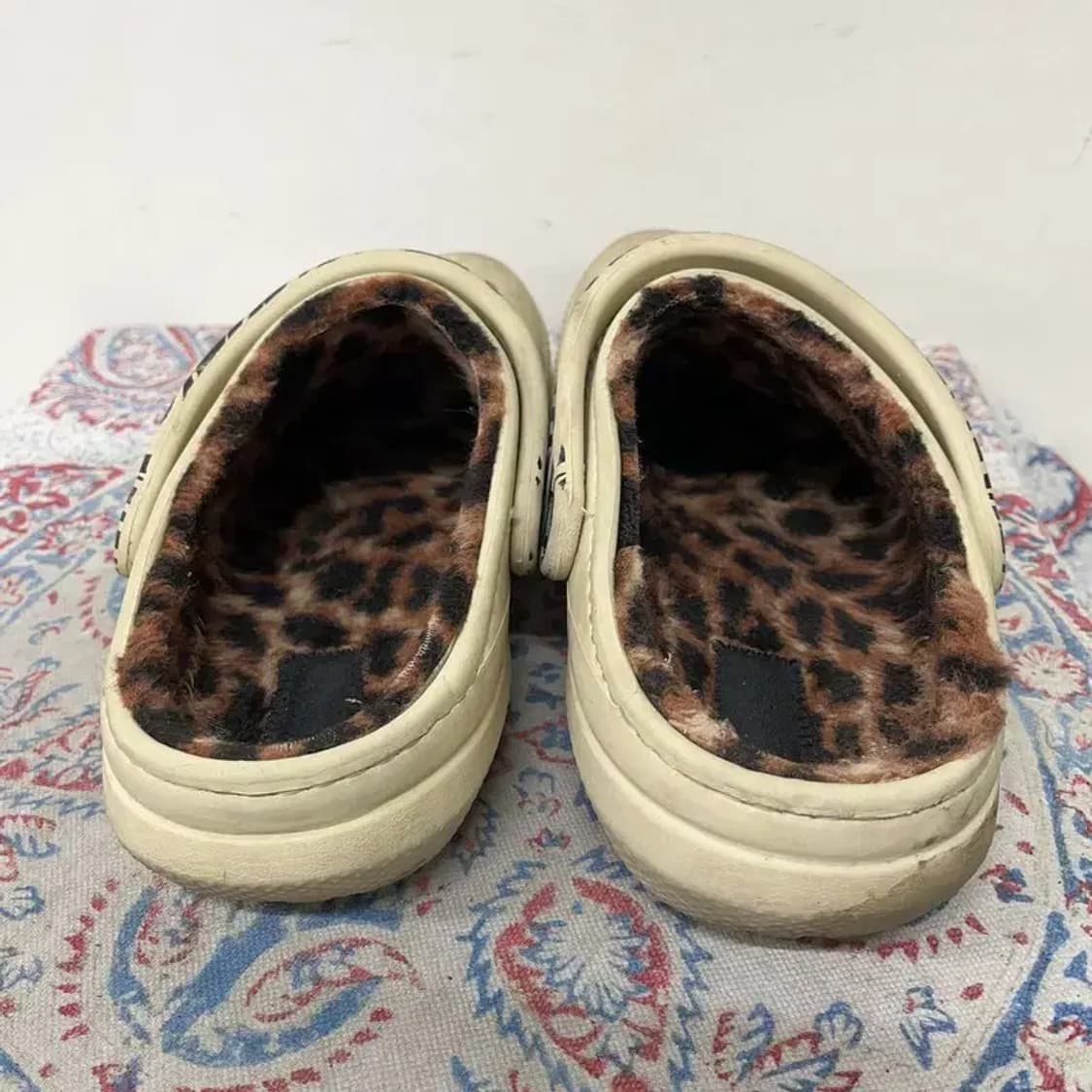 크록스 클래식 라인드 애니멀 리믹스 클로그 M7 E01685 상품이미지2