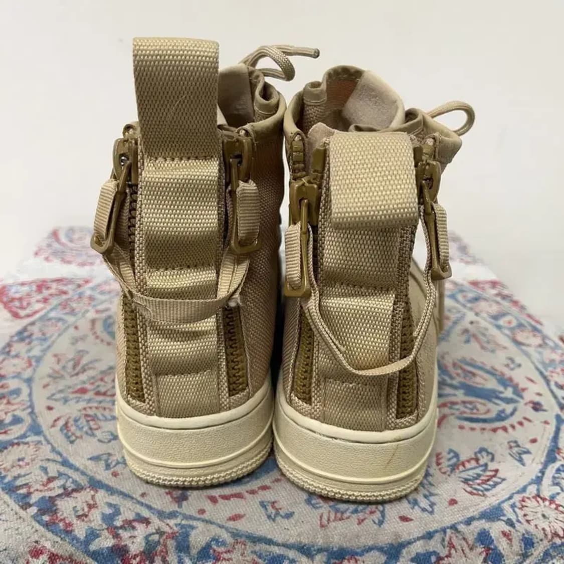 나이키 SF 에어포스 1 미드 머쉬룸 스니커즈 250 E01698 상품이미지2