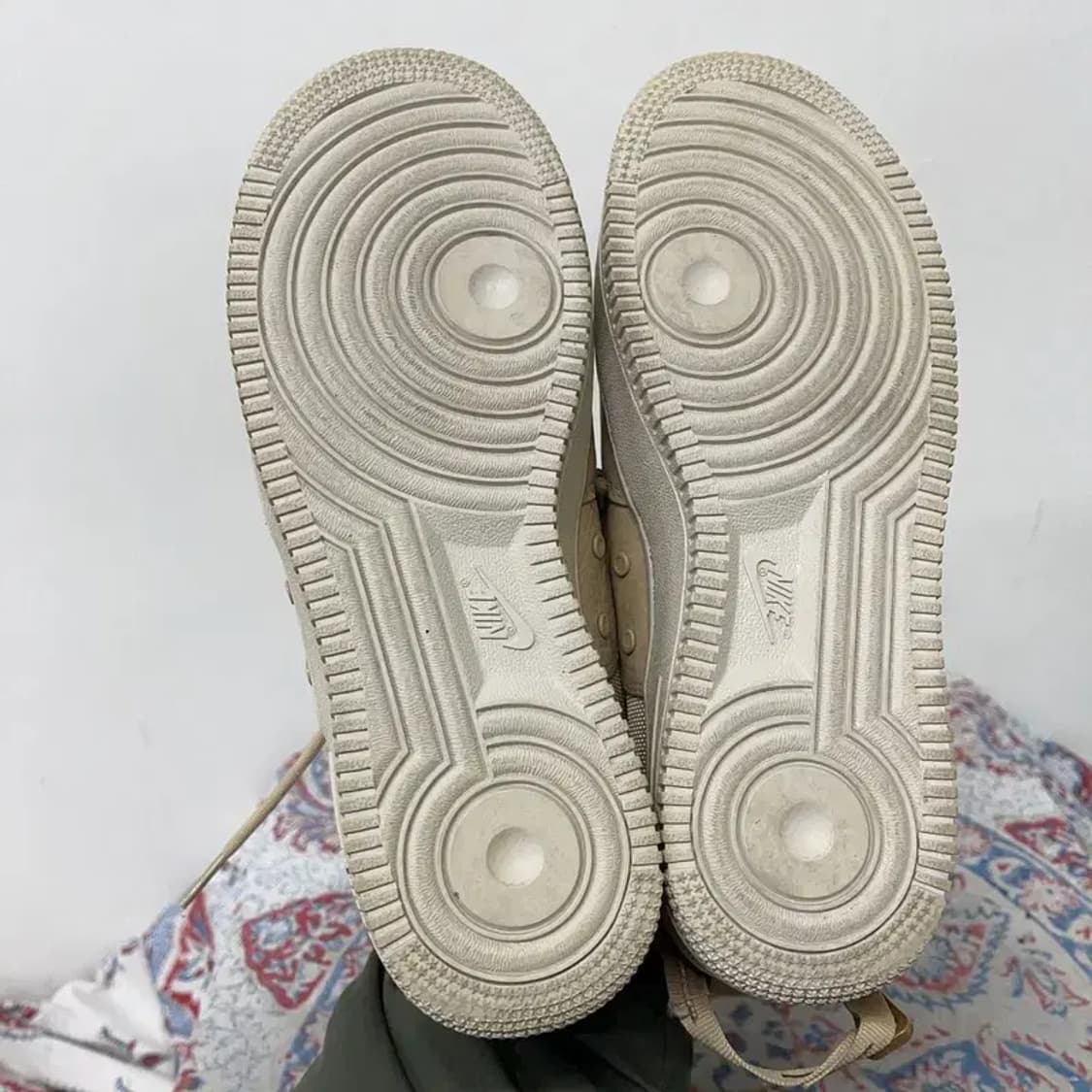 나이키 SF 에어포스 1 미드 머쉬룸 스니커즈 250 E01698 상품이미지4