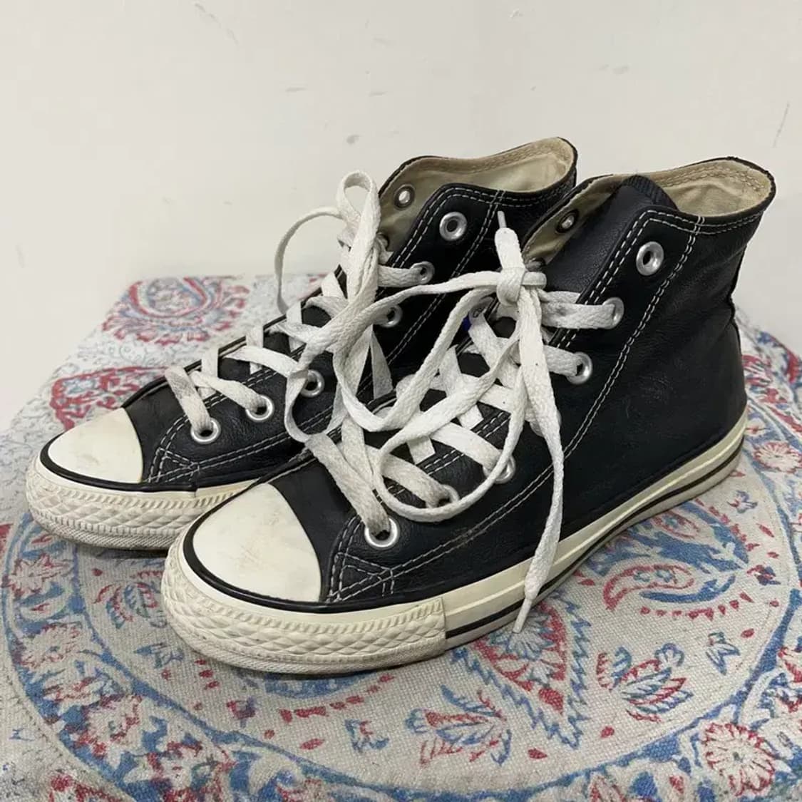 컨버스 척 테일러 올스타 하이 레더 블랙 스니커즈 235 E01718 상품이미지1