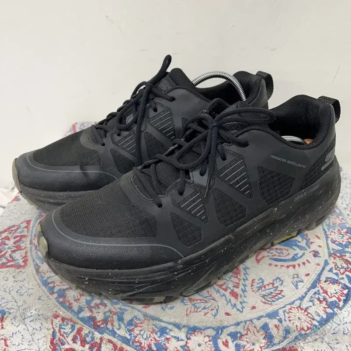 스케쳐스 맥스 쿠셔닝 프리미어 트레일 운동화 300 E01752 상품이미지1