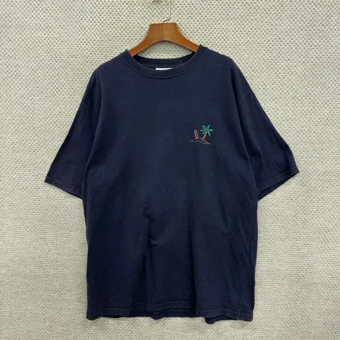 커버낫 네이비 서핑 프린트 반팔티 105 D06387 상품이미지1