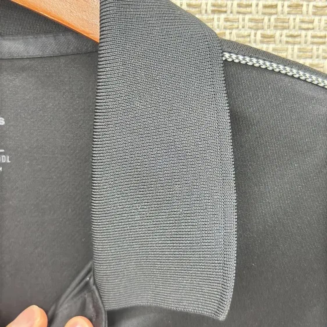 아디다스 블랙 기능성 아웃도어 남자 반팔카라티 110 D06846 상품이미지5