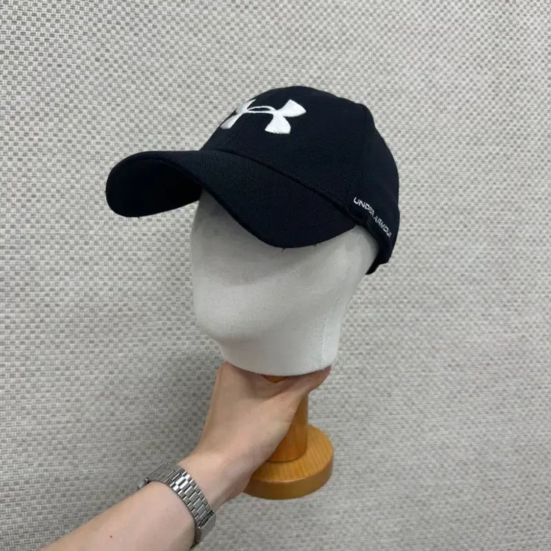 언더아머 블랙 볼캡 모자 D07054 상품이미지1