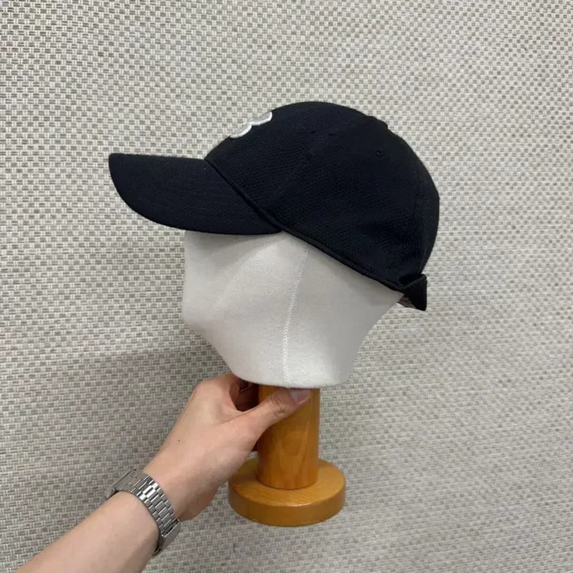 언더아머 블랙 클래식핏 볼캡 운동 모자 D07146 상품이미지2