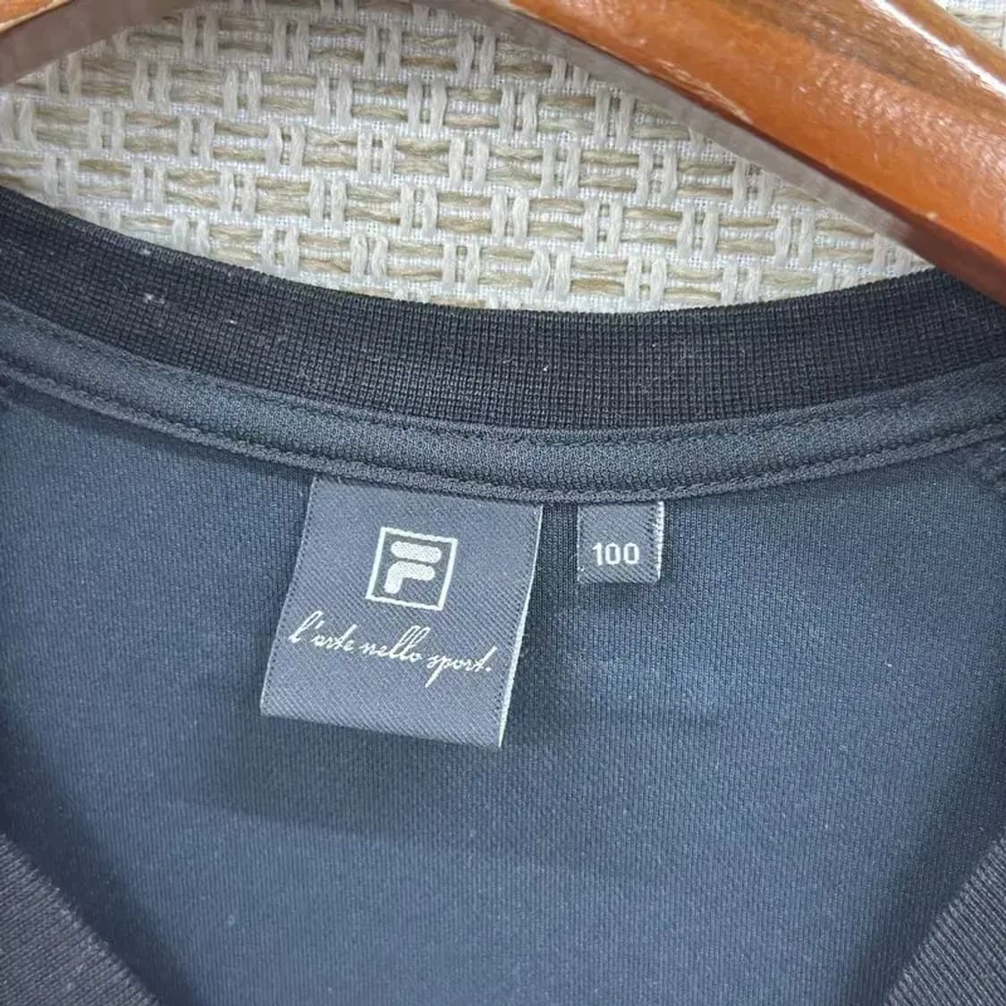 필라 FILA 블랙 기능성 반팔티 100 D07216 상품이미지3