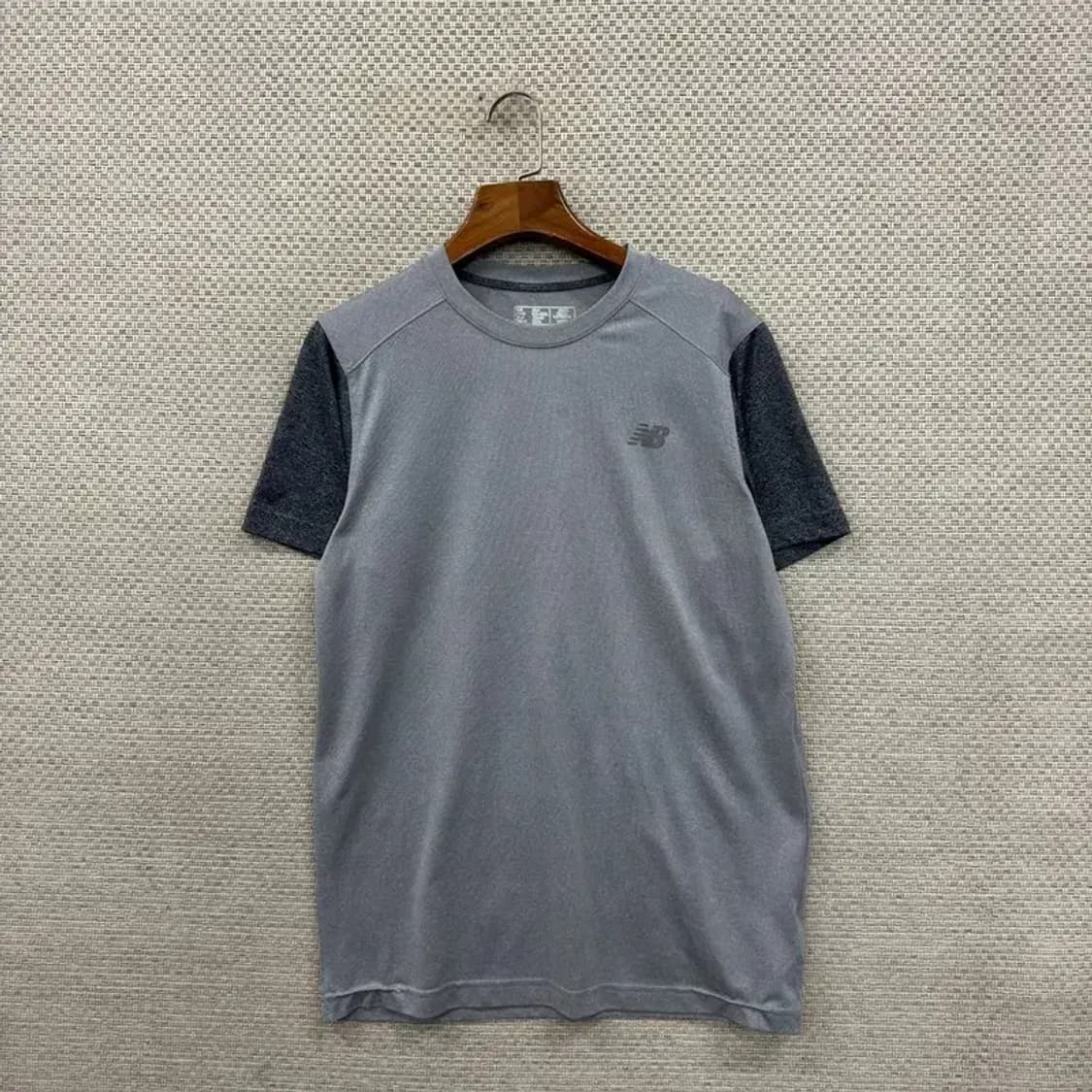 뉴발란스 운동 기능성 반팔티 95 D07666 상품이미지1