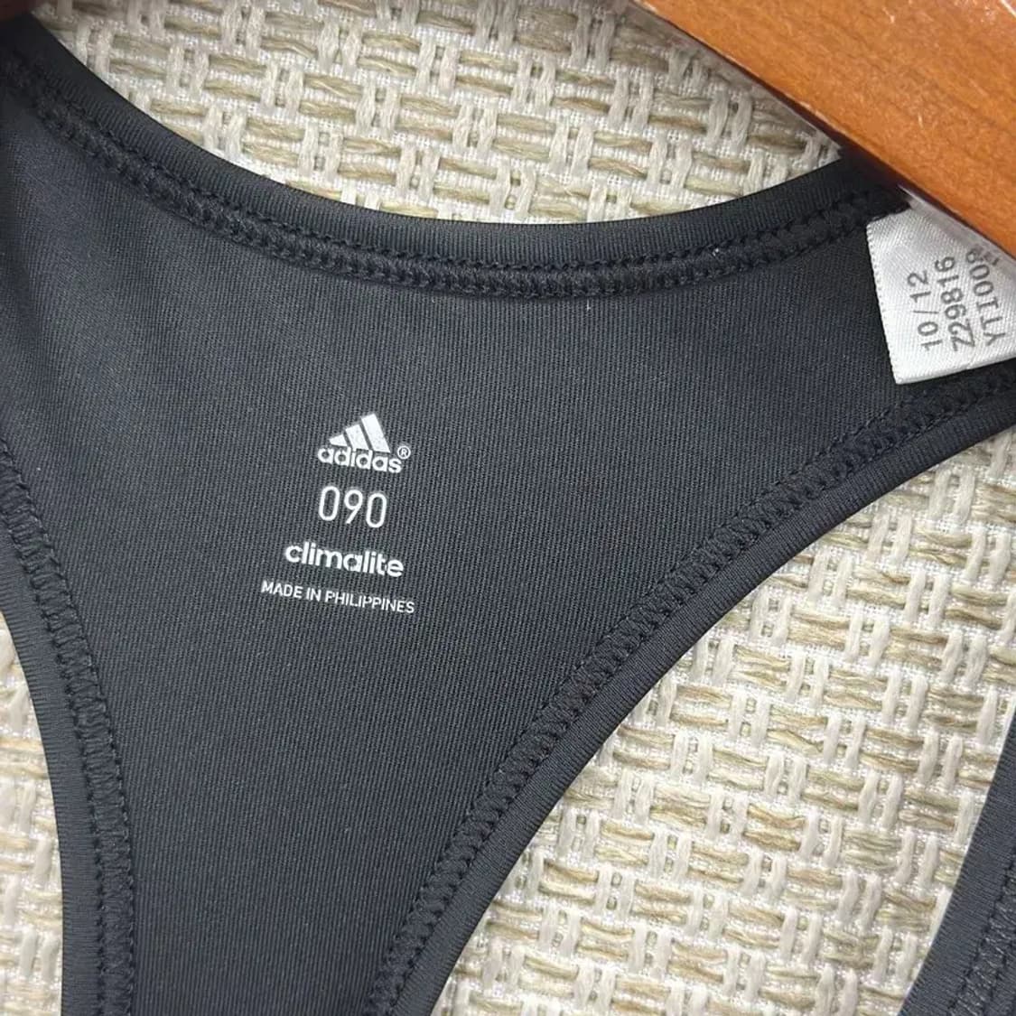 아디다스 블랙 기능성 테크핏 헬스 나시티 민소매티 90 D07859 상품이미지3