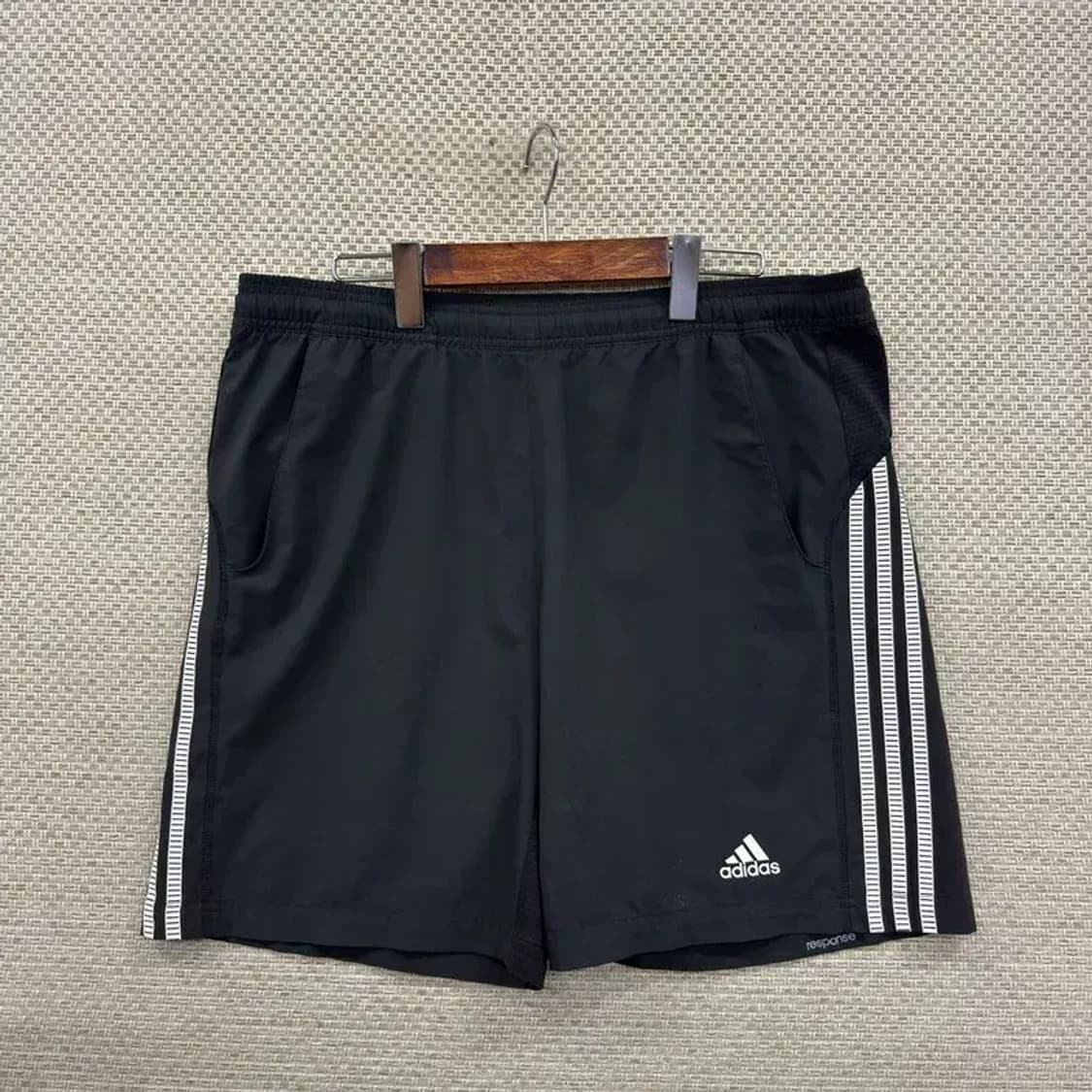 아디다스 블랙 삼선 기능성 운동 반바지 105 D07879 상품이미지1