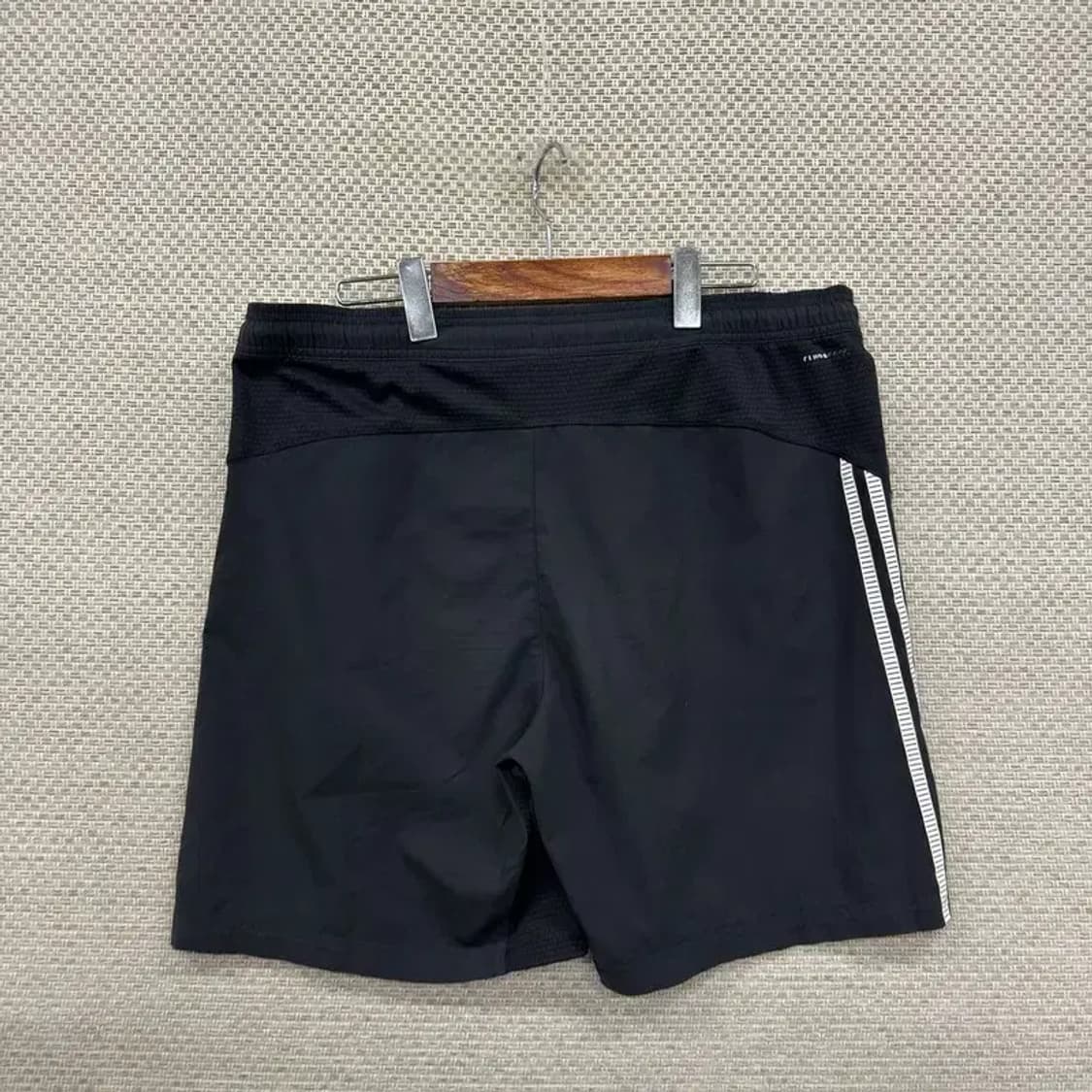 아디다스 블랙 삼선 기능성 운동 반바지 105 D07879 상품이미지2