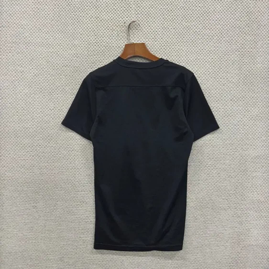 나이키 드라이핏 기능성 블랙 운동 런닝 반팔티 90 D07931 상품이미지2