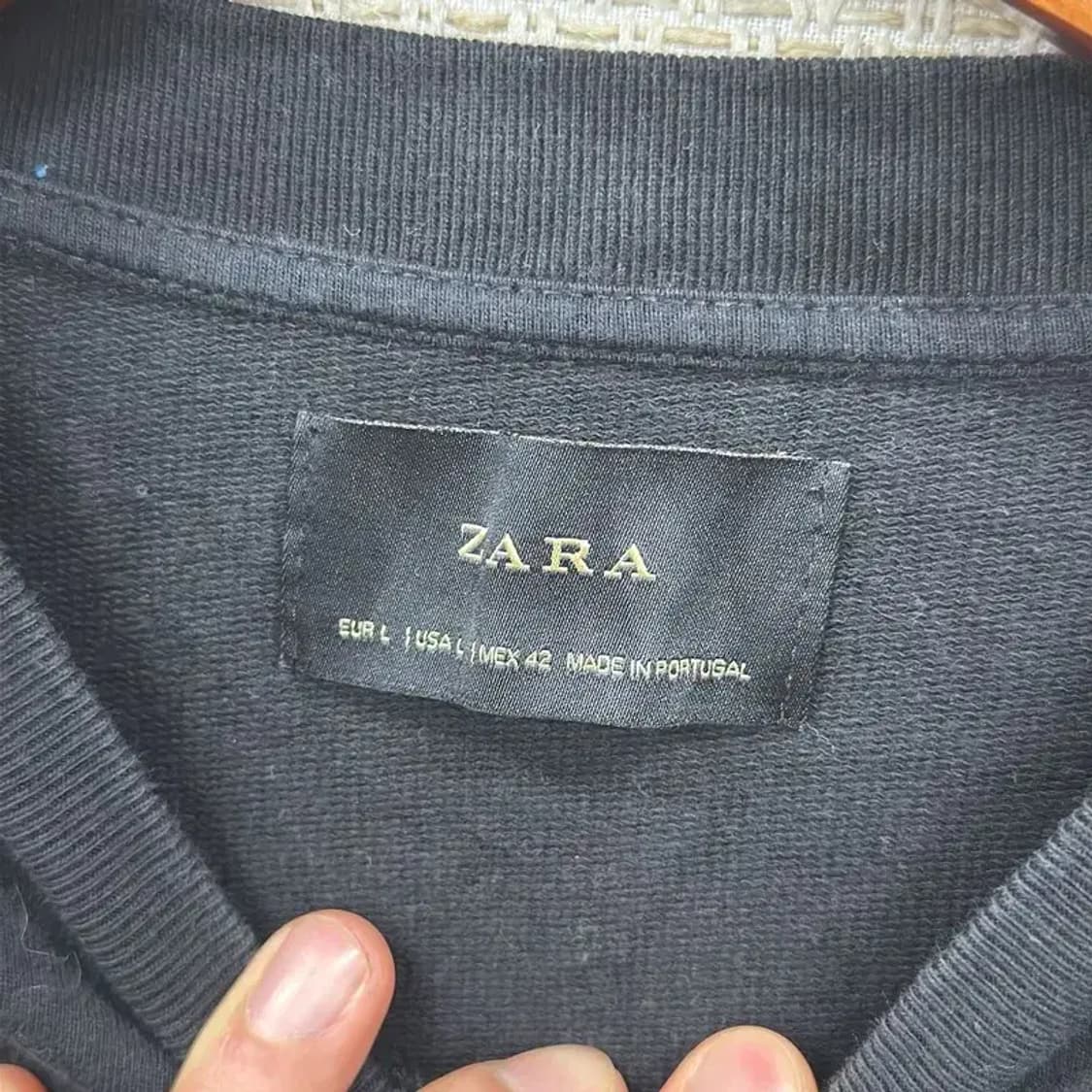 자라 ZARA 꽃무늬패턴 블랙 캐주얼 맨투맨 100 D08035 상품이미지3