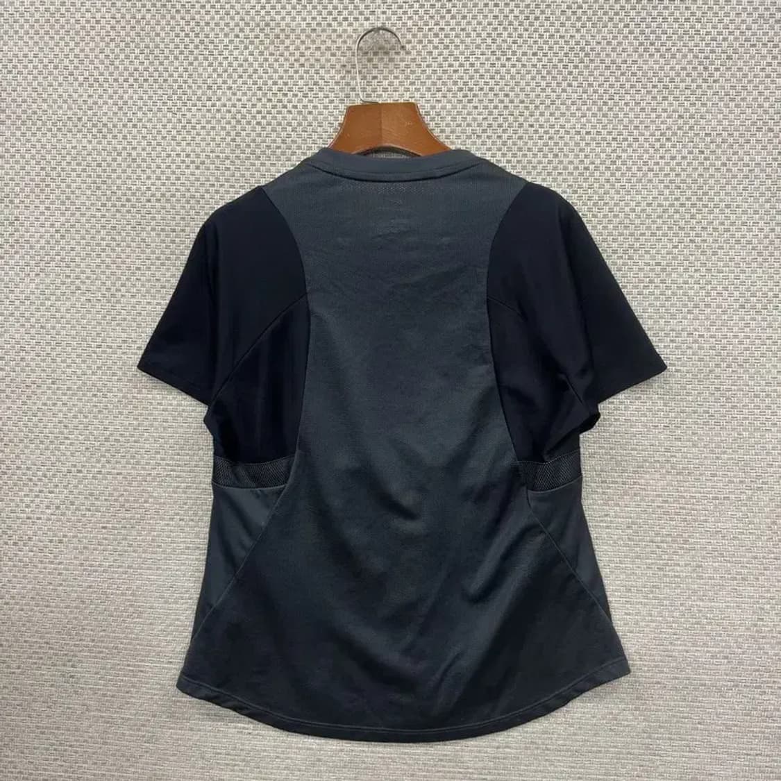 나이키 자수로고 드라이핏 기능성 반팔티 95 D09461 상품이미지2