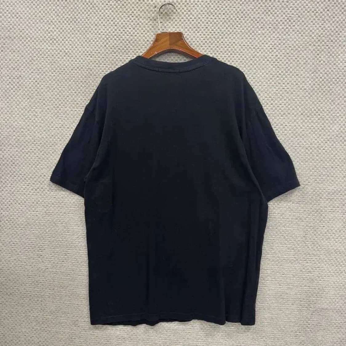 게스 블랙 빅로고 반팔티 105 D09623 상품이미지2