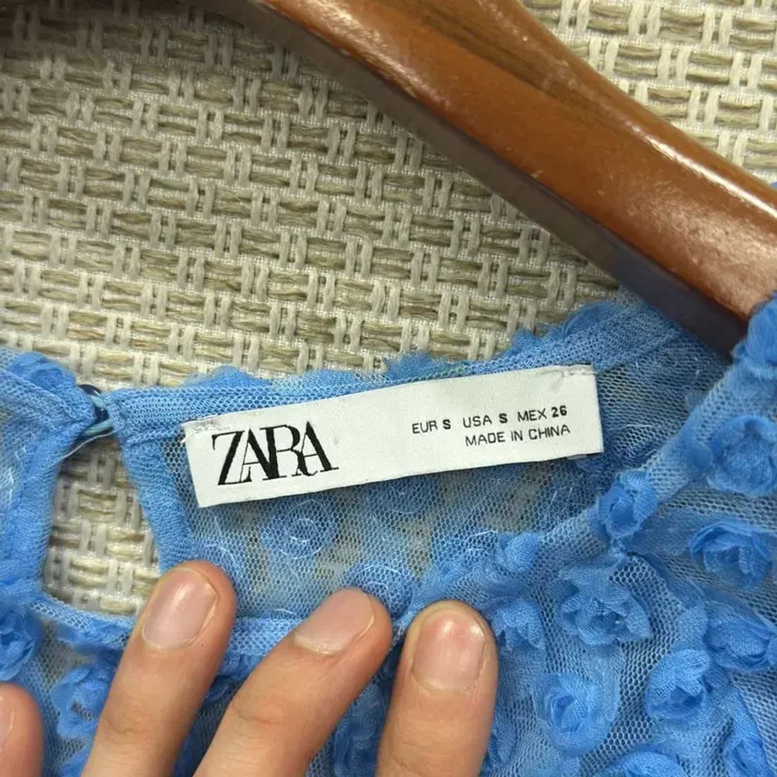 자라 ZARA 블루 크롭 꽃셔링 블라우스 90 D09648 상품이미지3