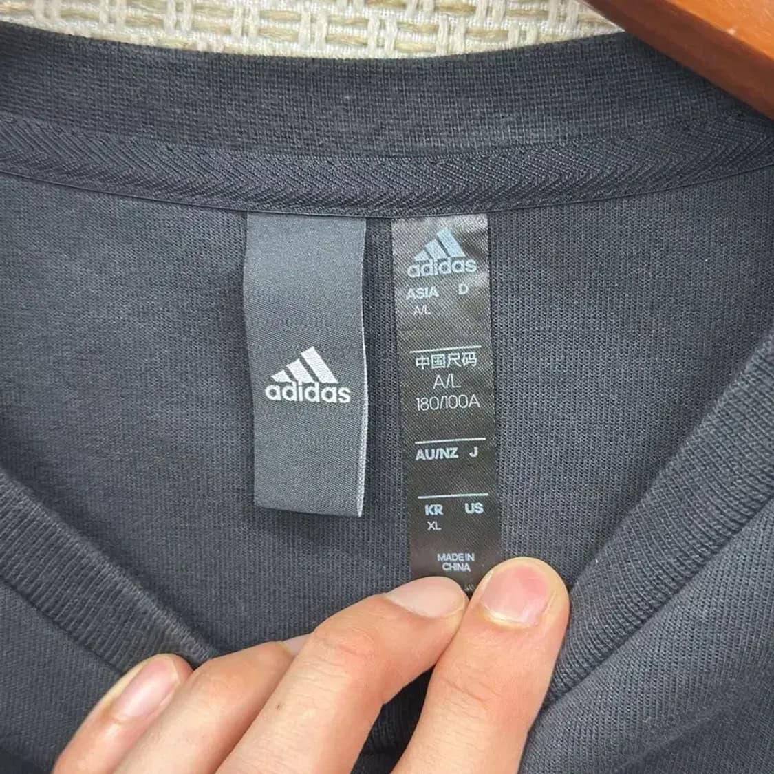 아디다스 블랙 카모 빅로고 캐주얼 맨투맨 105 D09865 상품이미지3