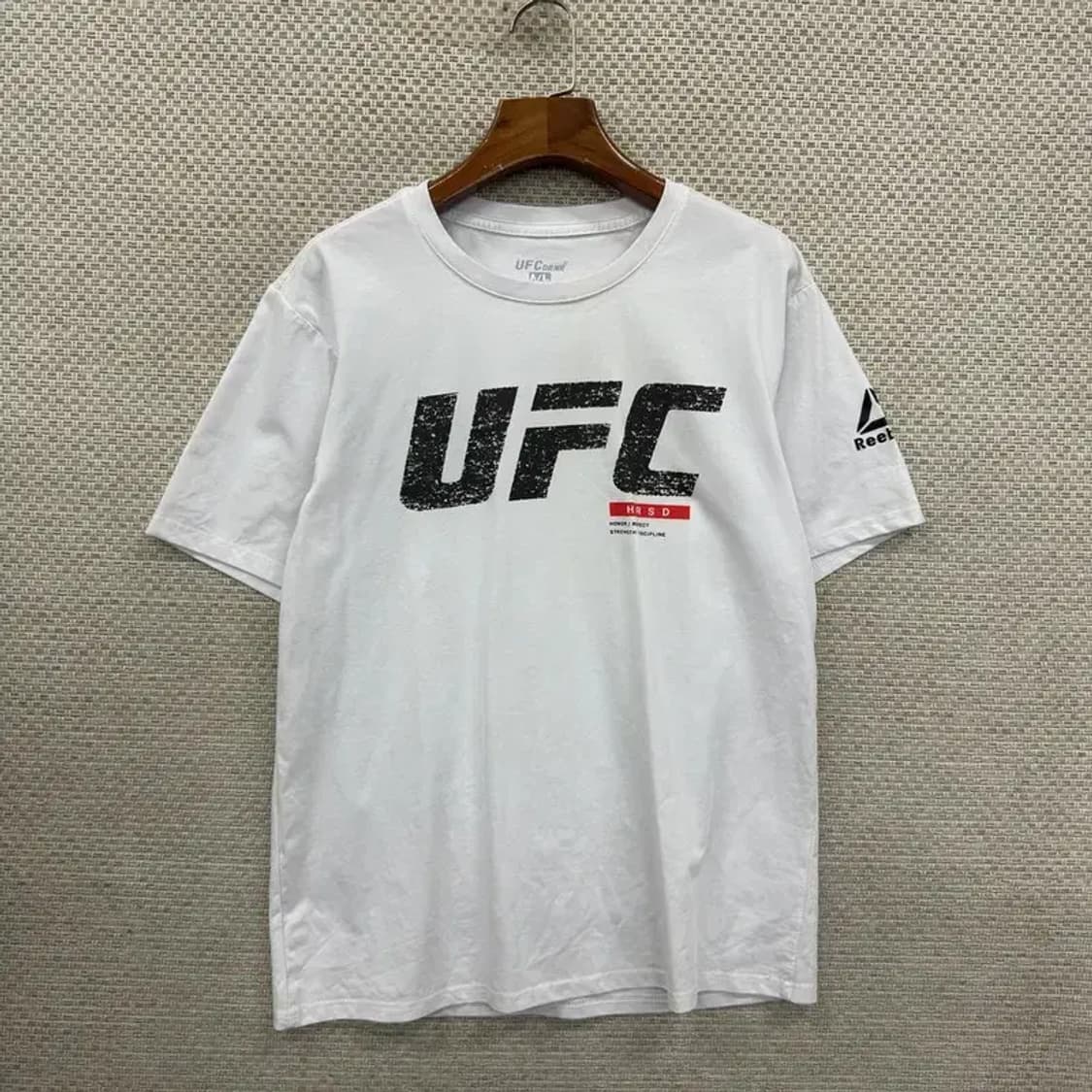 리복 UFC 프린팅로고 운동 반팔티 100 D10035 상품이미지1