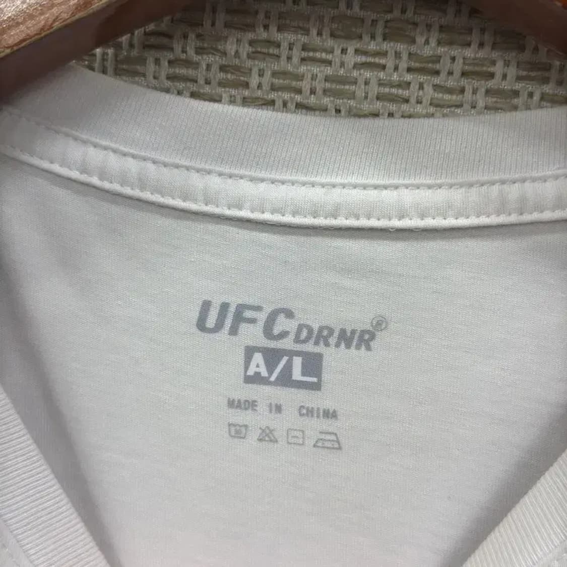 리복 UFC 프린팅로고 운동 반팔티 100 D10035 상품이미지3
