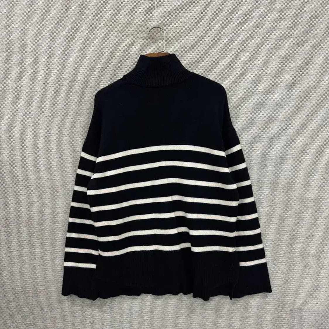 자라 ZARA 블랙 스트라이프 여자 반집업 반폴라 니트 95 D10633 상품이미지2