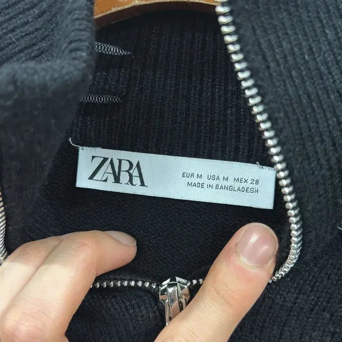 자라 ZARA 블랙 스트라이프 여자 반집업 반폴라 니트 95 D10633 상품이미지3