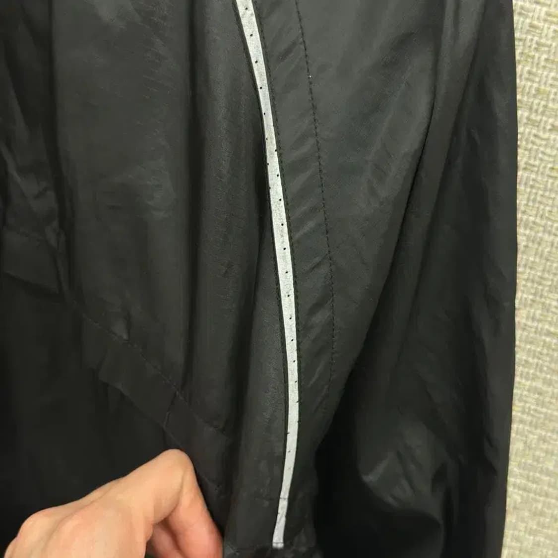 아식스 블랙 캐주얼 바람막이 105 D10646 상품이미지7