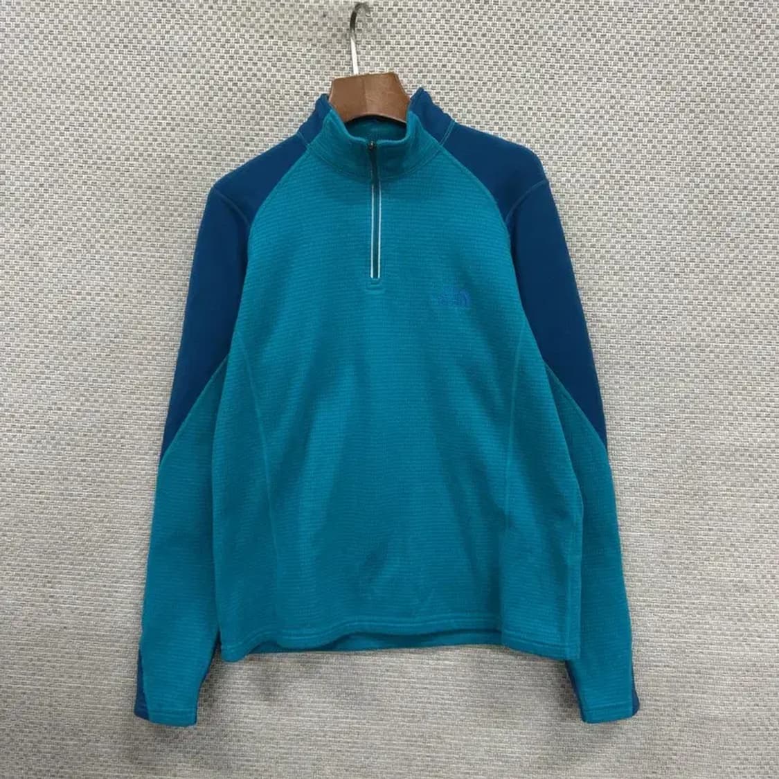 노스페이스 아웃도어 자수로고 약기모 반집업 긴팔티 90 D11141 상품이미지1