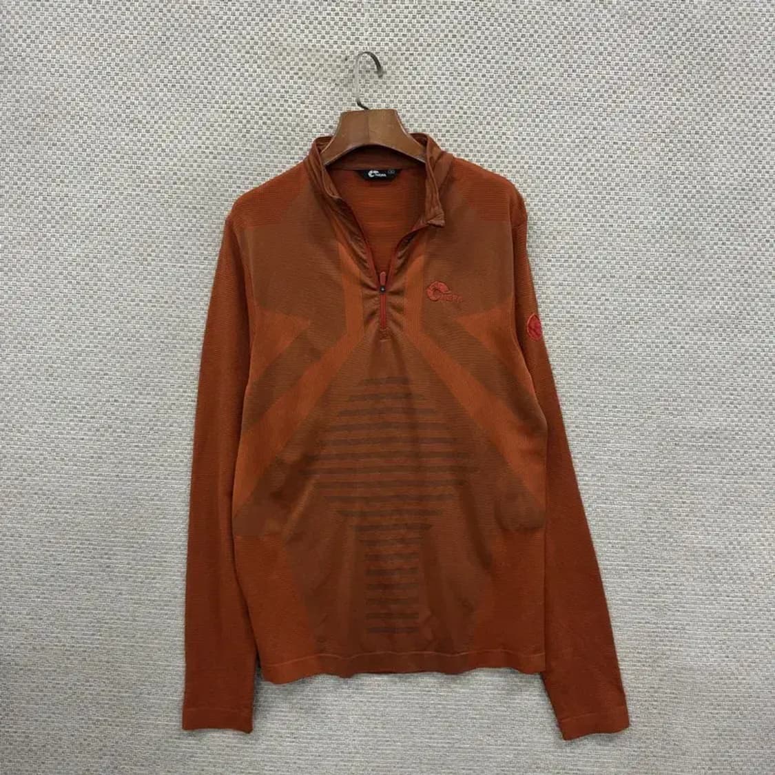 네파 아웃도어 자수로고 반집업 긴팔티 95 D11996 상품이미지1