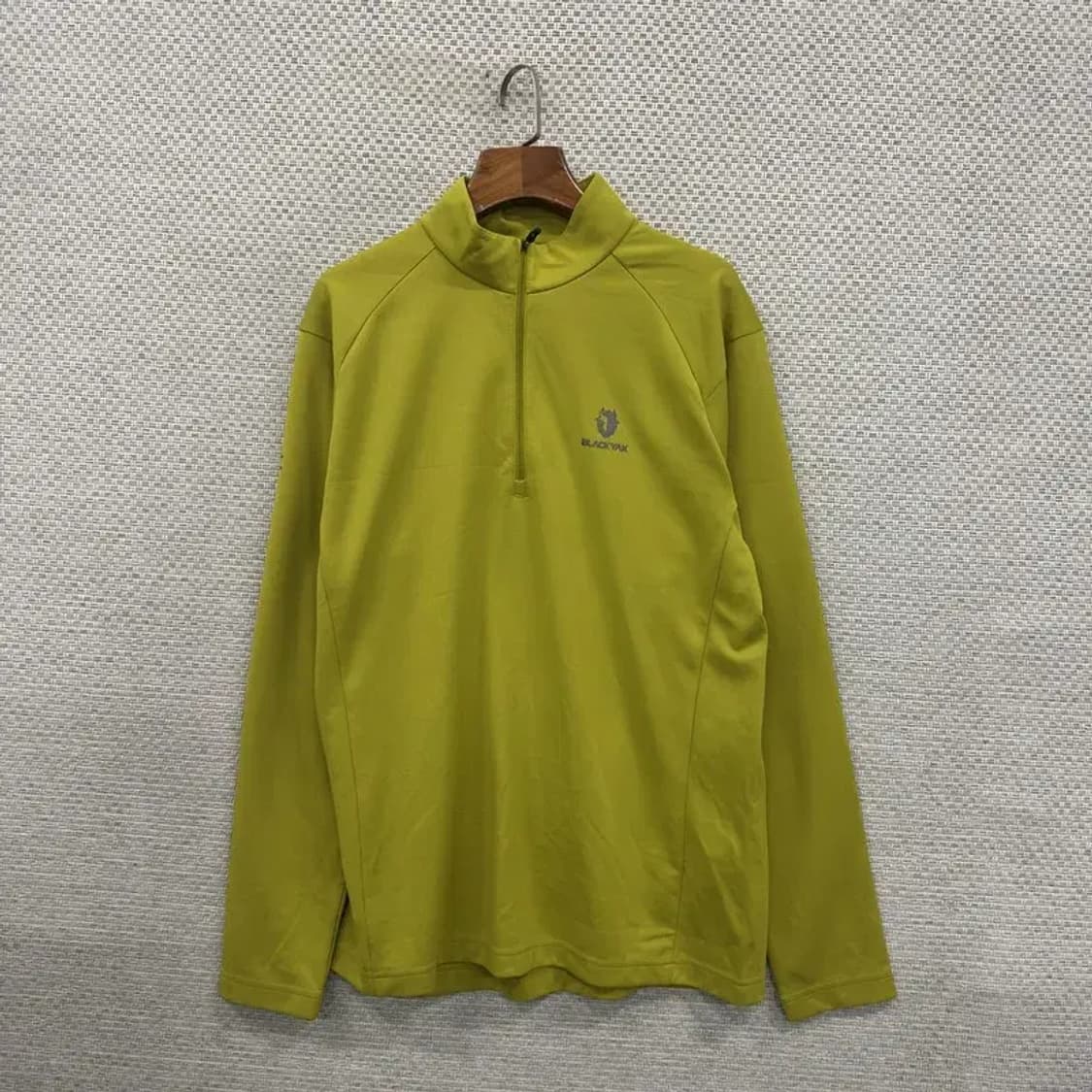 블랙야크 아웃도어 프린팅로고 반집업 긴팔티 100 D12080 상품이미지1