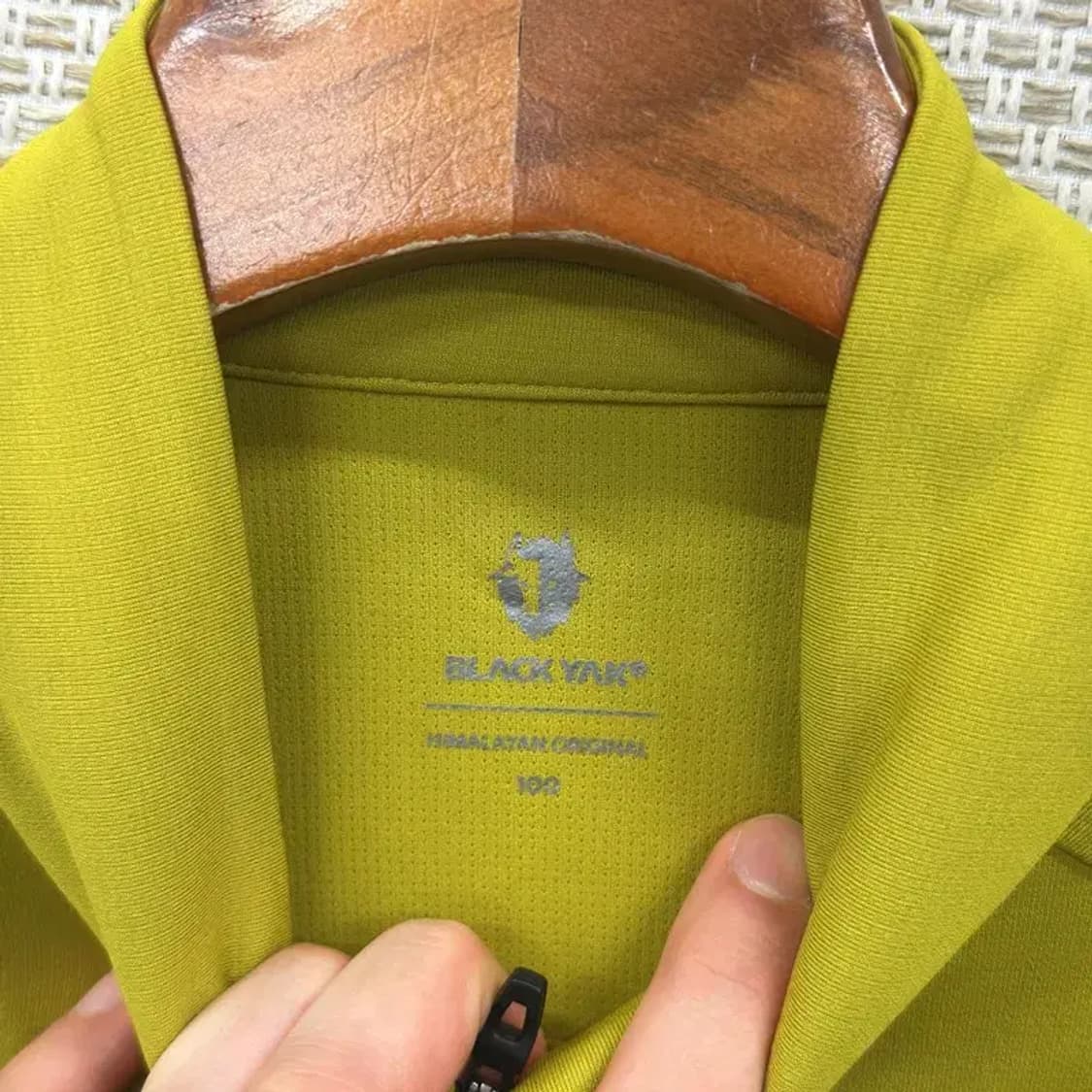 블랙야크 아웃도어 프린팅로고 반집업 긴팔티 100 D12080 상품이미지3