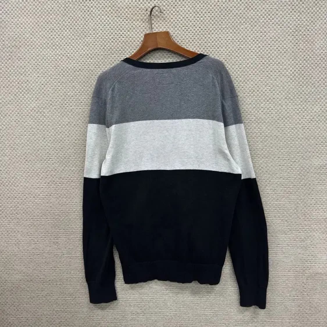 헤지스 캐쥬얼 브이넥 자수로고 가디건 100 D12162 상품이미지2