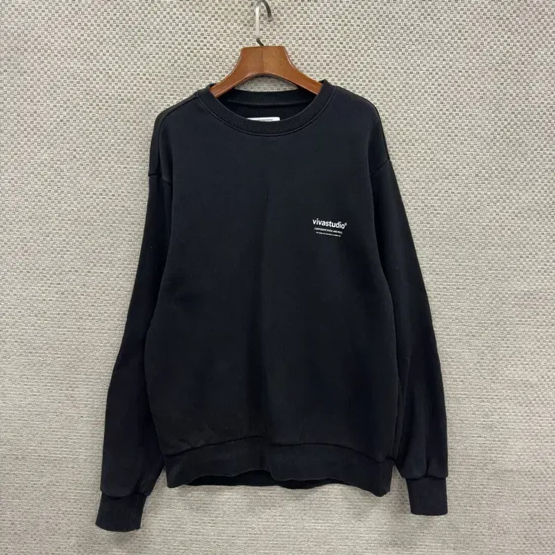 비바스튜디오 캐쥬얼 프린팅로고 오버핏 맨투맨 95 D12237 상품이미지1